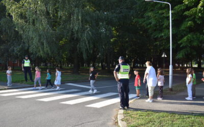 Policija posjetila prvašiće